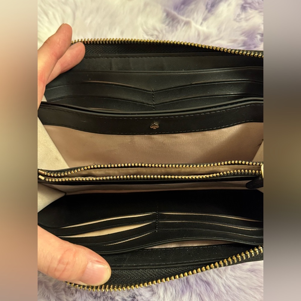 Kate Spade Purl- Pearl embellished Leather Zip Around wallet - Picture 3 of 5